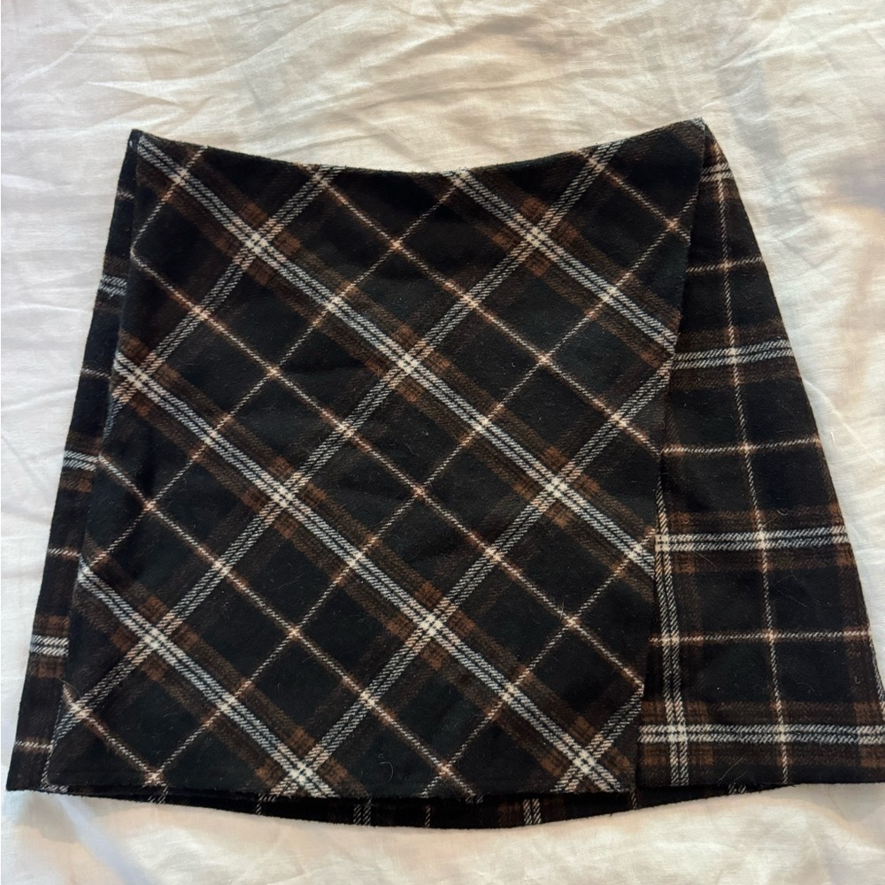 Hollister black plaid mini skirt small